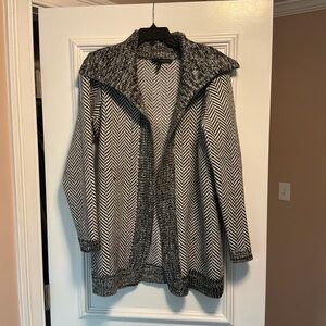 White House Black Market Black and White Chevron Cardigan